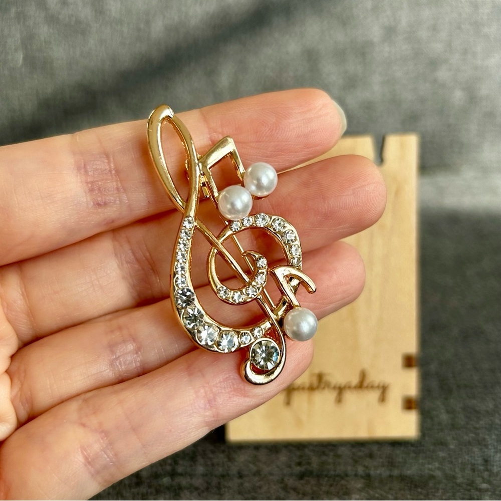 Sparkly Treble Clef + Music Note Fashion Rhinestone, Pearl Brooch Pin, Gold - Picture 3 of 17